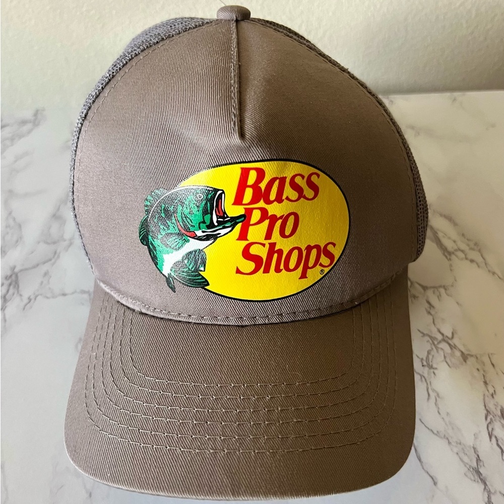 Bass Pro Shops Outdoor Fishing Trucker Hat Mesh Cap Adjustable SnapBack Gray